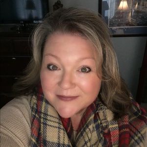 Meet your Posher, Alison